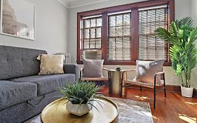 1Br Contemporary Apt With Laundry Facility - Lockwood 1 & 2